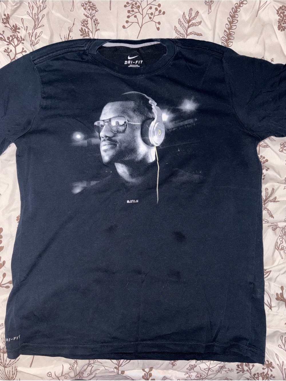 Nike Black Graphic Tee with Over-Ear Headphones Print